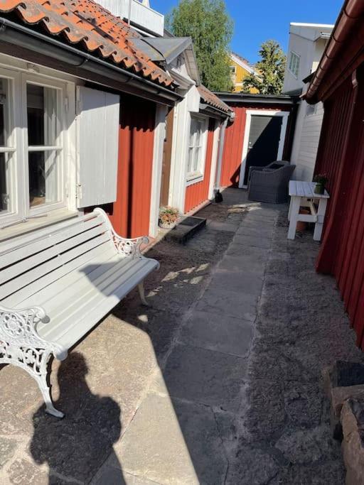 Historisk Charm I Hjaertat Av Gamla Stan Kalmar Exterior foto